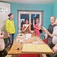 Elternverein Vorchdorf backt für Elternsprechtage 