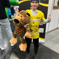 Anton mit Tombolagewinn