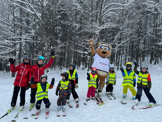 Union Schiclub Vorchdorf beim Kinderschikurs 2024 am Kasberg!