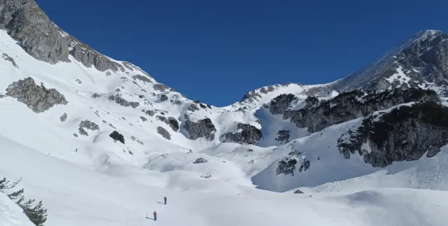 Skitour, Foto vom verschneiten Berg